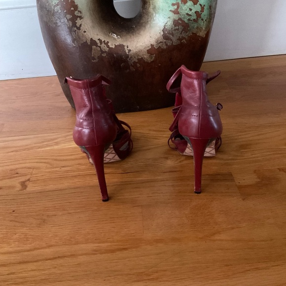 Red L.A.M.B -Gwen Staffani sandal/stilettos size 7 - Picture 3 of 7